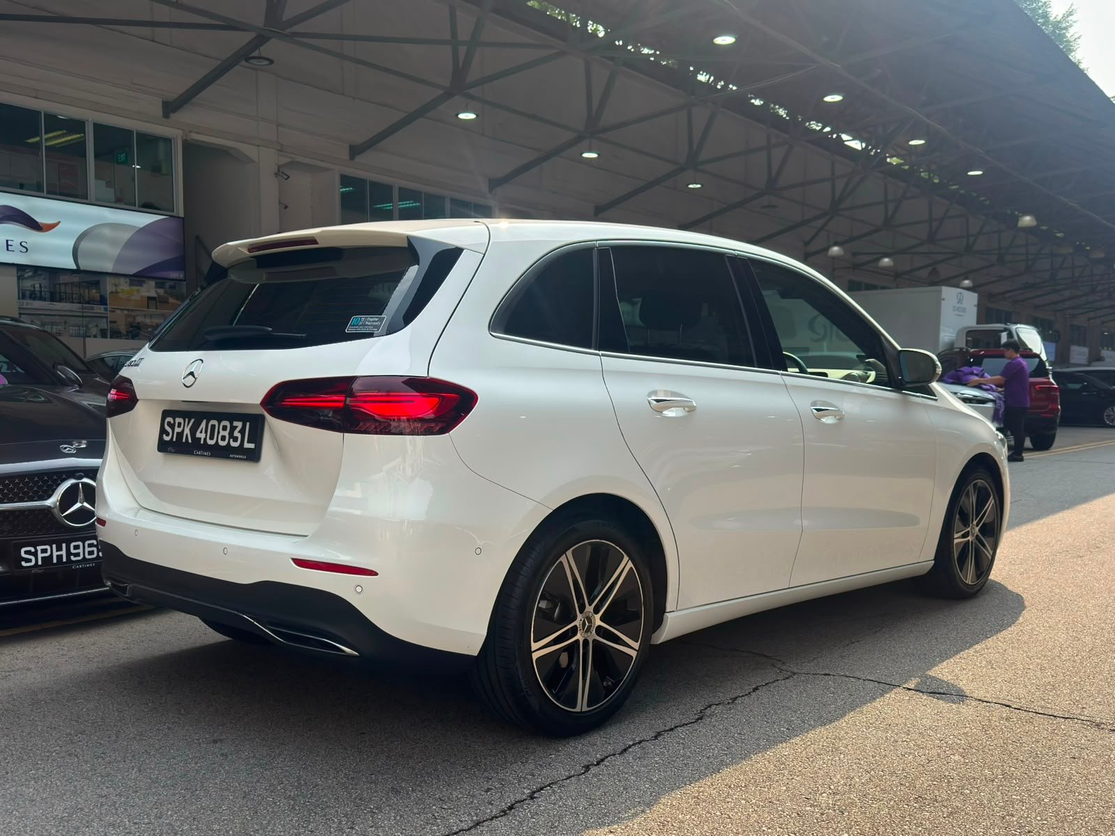 Mercedes-Benz B180 Progressive photo 2